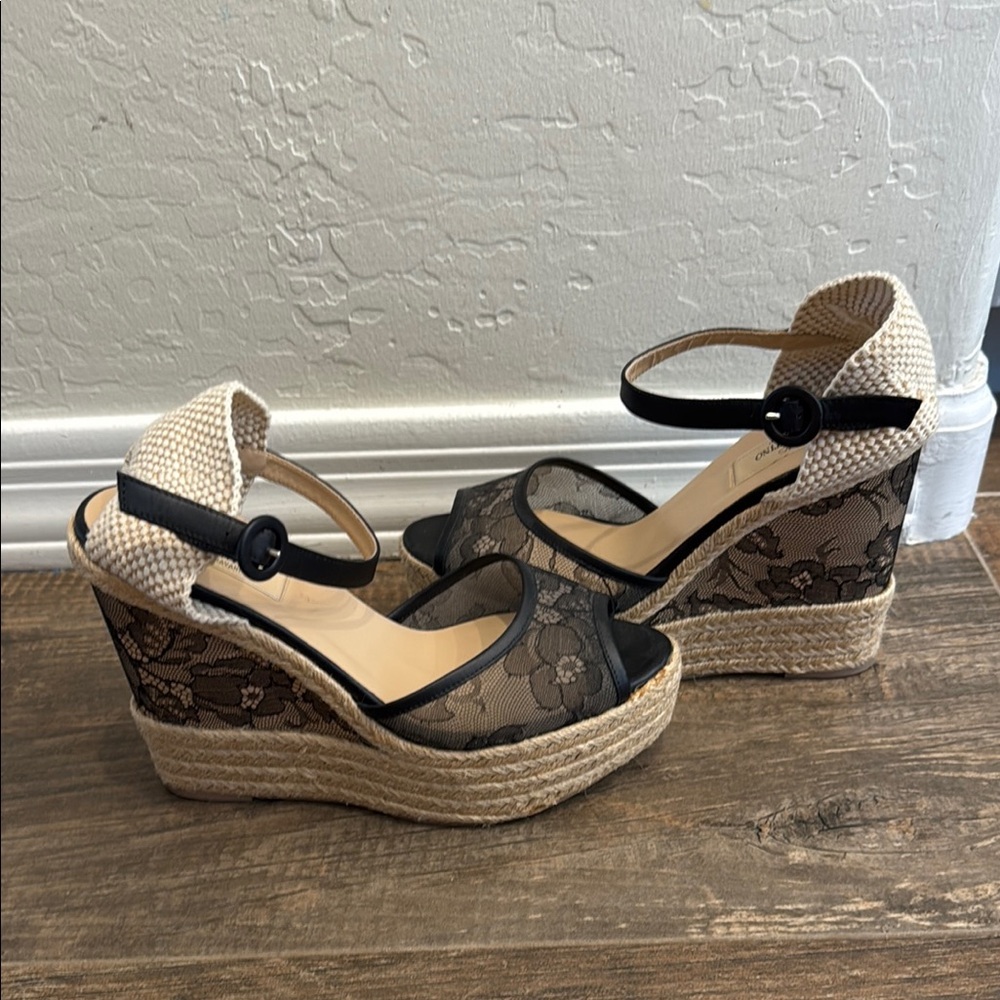 Valentino Garavani Black and Cream Lace Wedges Sz 39
